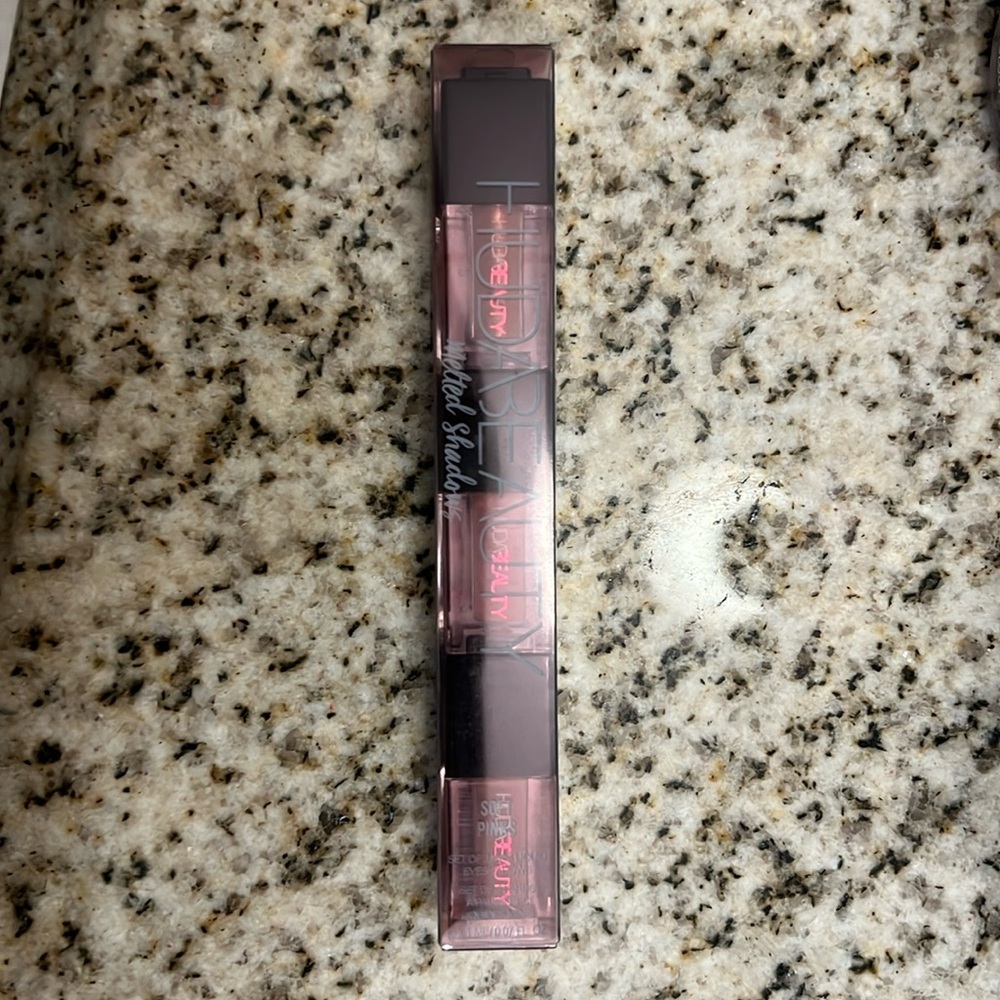 Huda Beauty melted eye shadow